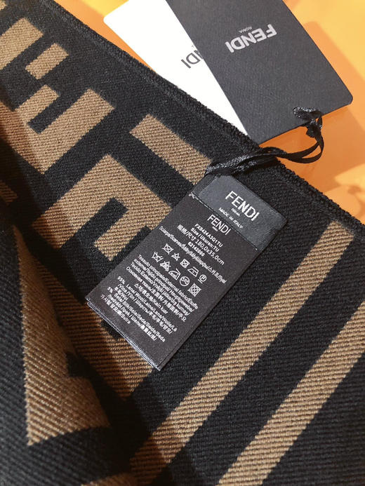 秋冬特惠💰240 芬迪围巾新色到！通用情侣款【FF】围巾 商品图6