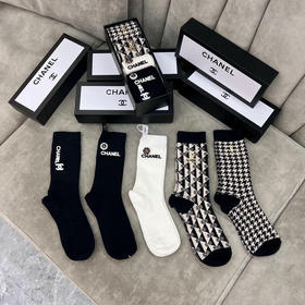 秋冬特惠💰150【一盒五双】香奈儿袜子 中筒袜