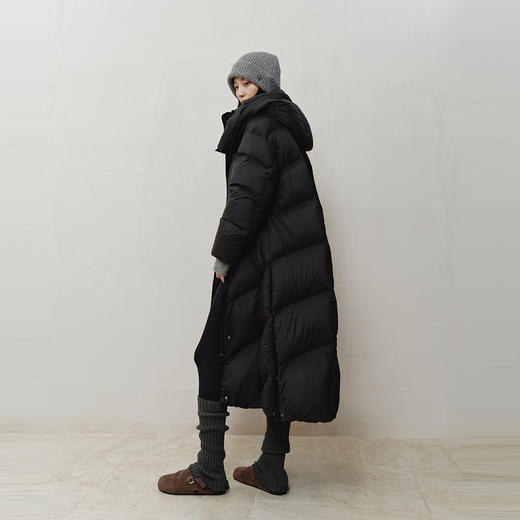 NEELLY纳俪商场同款冬新款时尚廓形连帽长款羽绒服女90白鸭绒外套N25121L01173 商品图1