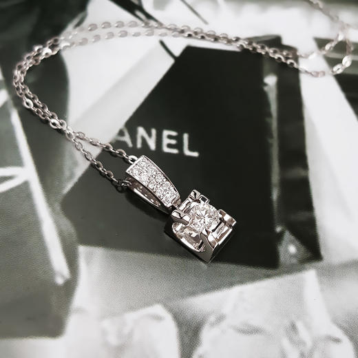 老庙AU750白金经典时尚0.149克拉钻石吊坠项链 链长：45CM（长度可调节）301225AK12 商品图3