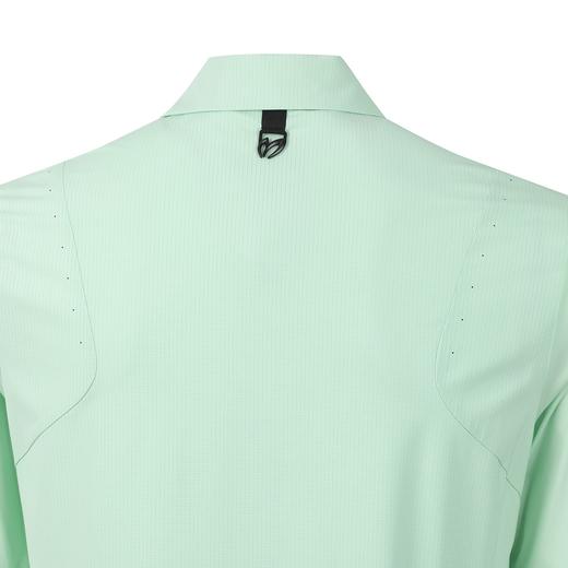 春夏新款男士轻薄防晒长袖上衣来了！本季最新款，属于百搭好穿的那一卦，功能面料轻薄透气不会粘身又可以防晒，本季新色很显白也很显魅力的薄荷绿，与女士同色，整体一体色加领口贴钻设计，更是引人夺目！ 商品图5