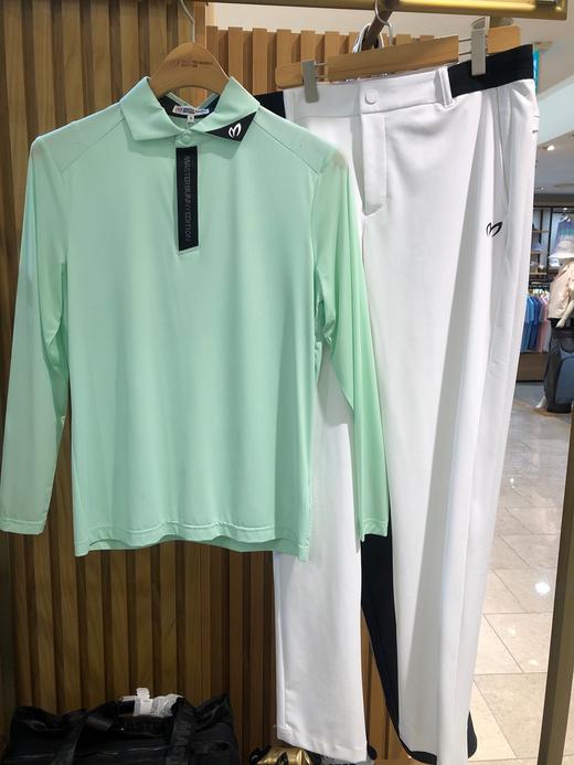 春夏新款男士轻薄防晒长袖上衣来了！本季最新款，属于百搭好穿的那一卦，功能面料轻薄透气不会粘身又可以防晒，本季新色很显白也很显魅力的薄荷绿，与女士同色，整体一体色加领口贴钻设计，更是引人夺目！ 商品图2