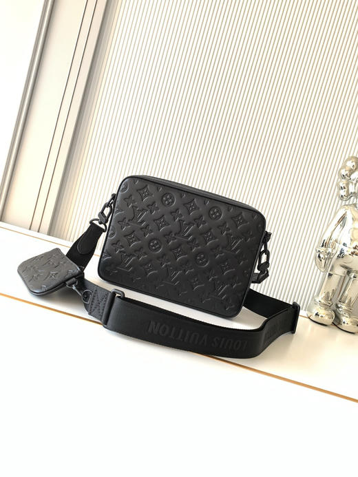 秋冬特惠💰1300 渠道级LV【全钢五金 MB163c01变码芯片】te级LV 全套包装 M69827全皮压花 DUO 邮差包 商品图2