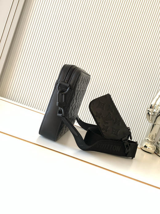 秋冬特惠💰1300 渠道级LV【全钢五金 MB163c01变码芯片】te级LV 全套包装 M69827全皮压花 DUO 邮差包 商品图1