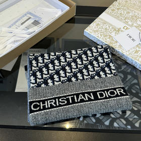 秋冬特惠💰260 大D家经典秋冬款围巾 针织双面提花风格