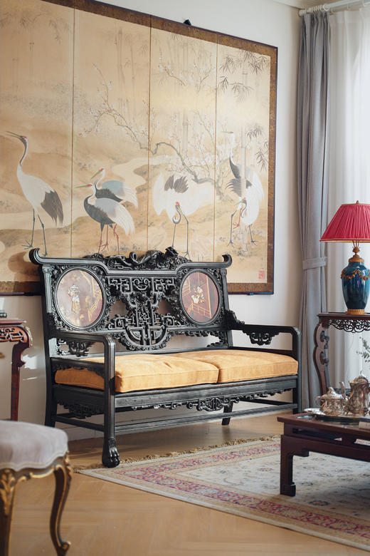 独角鹿西洋古董19世纪末法国出品VIARDOT东方风格蟠龙祥云纹硬木精雕装饰传统人物主题绘金漆母贝镶嵌面板双人沙发 商品图1