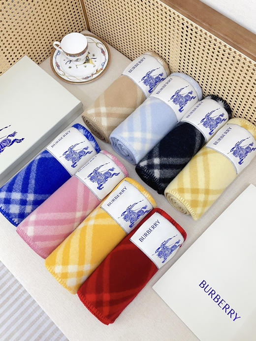 秋冬特惠💰300 巴宝莉围巾 低调的奢侈感 柔美精英高手级别的时髦感围巾 商品图1