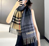秋冬特惠💰240 上新！巴宝莉围巾《格纹拼色围巾 》驼色拼焦糖色 商品缩略图0
