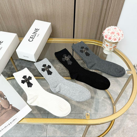 秋冬特惠💰150【一盒四双】克罗心袜子 爆款高筒袜 高版本 商品图1