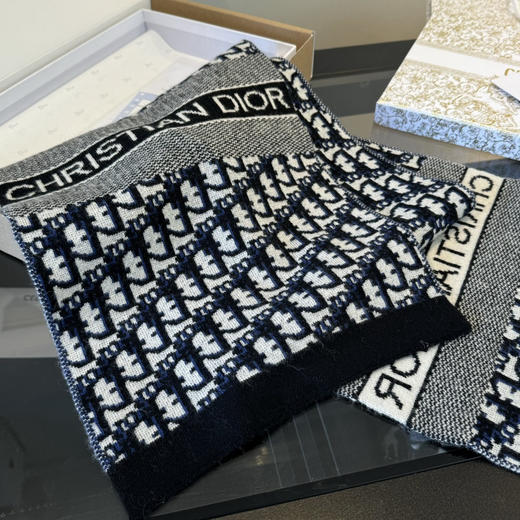 秋冬特惠💰260 大D家经典秋冬款围巾 针织双面提花风格 商品图5