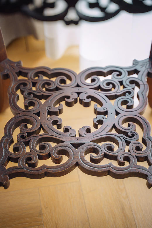 独角鹿西洋古董19世纪法国出品VIARDOT东方风格瑞兽造型铜鎏金精雕装饰吉祥回纹硬木镂雕嵌棋盘格大理石台面花几 商品图7