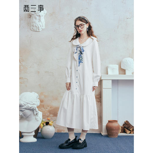 两三事 油画栀子 2026春季新款温柔风印花绑带单排扣衬衫裙连衣裙 商品图0