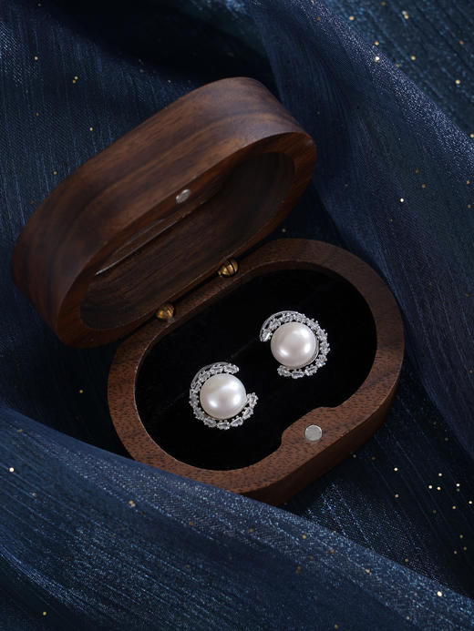 子佩集【浪漫弦月】银S925珍珠惜王妃耳钉【SPE0630004】10mm珠半环馒头珠2601 商品图6