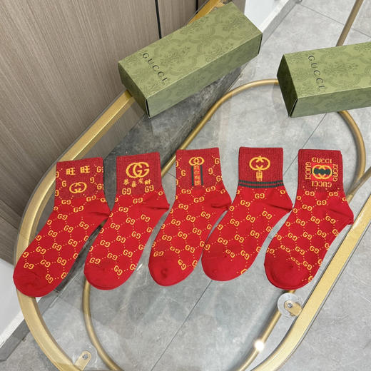秋冬特惠💰130【一盒五双】古驰袜子 新年福利来了 · 红红火火过新年 新品当红炸街款中筒男女款袜子 商品图5