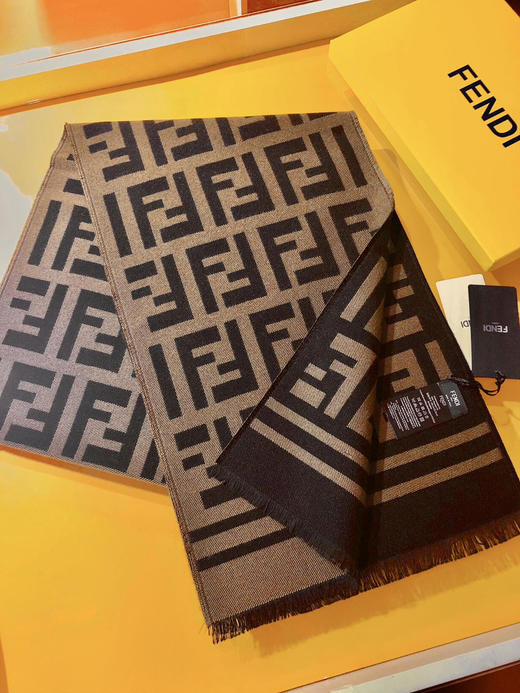 秋冬特惠💰240 芬迪围巾新色到！通用情侣款【FF】围巾 商品图3