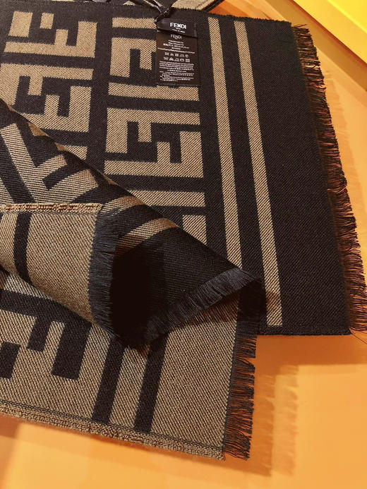 秋冬特惠💰240 芬迪围巾新色到！通用情侣款【FF】围巾 商品图8