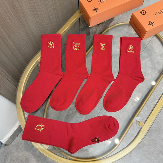 秋冬特惠💰130【一盒五双】红红火火过年袜 字母刺绣中长款袜子！ 商品图6