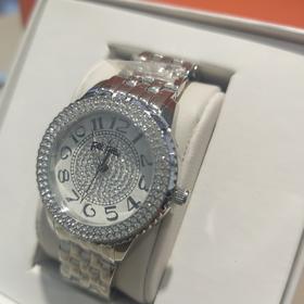 follifollie满星钻表盘女士钢表带高级感设计表盘尺寸30mm