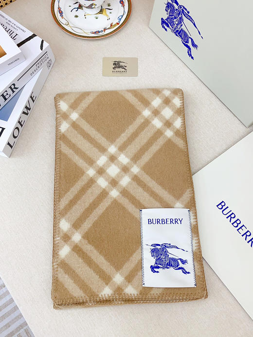 秋冬特惠💰300 巴宝莉围巾 低调的奢侈感 柔美精英高手级别的时髦感围巾 商品图3