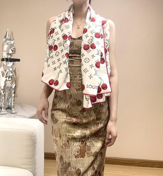 秋冬特惠💰450 LV围巾 LV X TM MONOGRAM
CERISE 丝毛方巾【双面丝毛同色】 商品图2