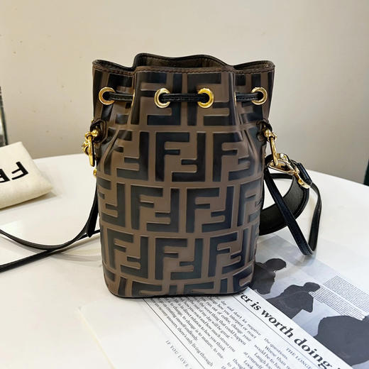 FENDI mini 老花 牛皮 珍宝 水桶福袋 商品图1