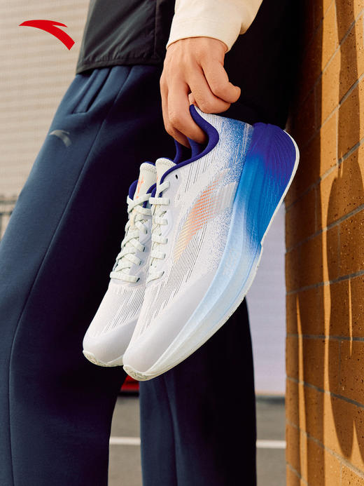 安踏羚跑男跑步鞋2026年春季新款时尚运动鞋氮科技112615555 商品图1