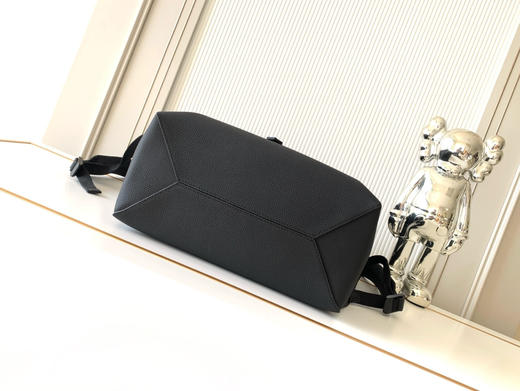 秋冬特惠💰1600 渠道级LV【全钢五金 原厂皮MB163c01变码芯片】te级LV 全套包装 M15262黑色 Fastline 大号双肩包 商品图3