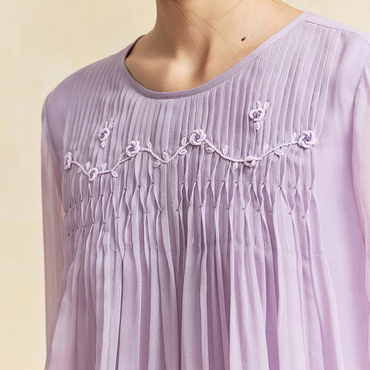 【林栖设计小店】手工绣花|桑蚕丝捏褶钉珠宽松淡紫仙气2026春新款真丝衫1961198 商品图4