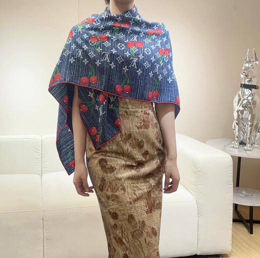 秋冬特惠💰450 LV围巾 LV X TM MONOGRAM
CERISE 丝毛方巾【双面丝毛同色】 商品图1