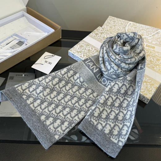 秋冬特惠💰260 大D家经典秋冬款围巾 针织双面提花风格 商品图5