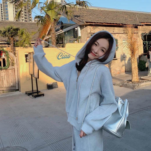 金蘑菇菇 "落跑甜心"/极简轮廓 休闲欧美穿搭细闪舒适套装 商品图3