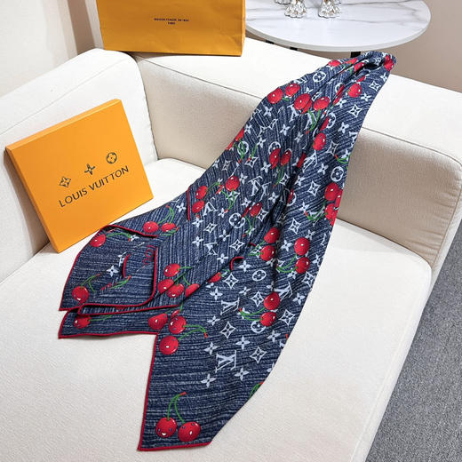 秋冬特惠💰450 LV围巾 LV X TM MONOGRAM
CERISE 丝毛方巾【双面丝毛同色】 商品图5