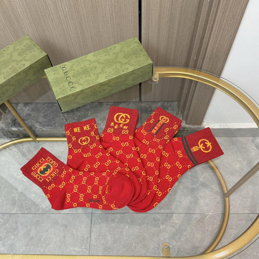 秋冬特惠💰130【一盒五双】古驰袜子 新年福利来了 · 红红火火过新年 新品当红炸街款中筒男女款袜子 商品图3