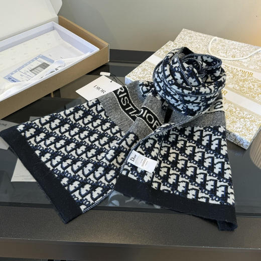 秋冬特惠💰260 大D家经典秋冬款围巾 针织双面提花风格 商品图2