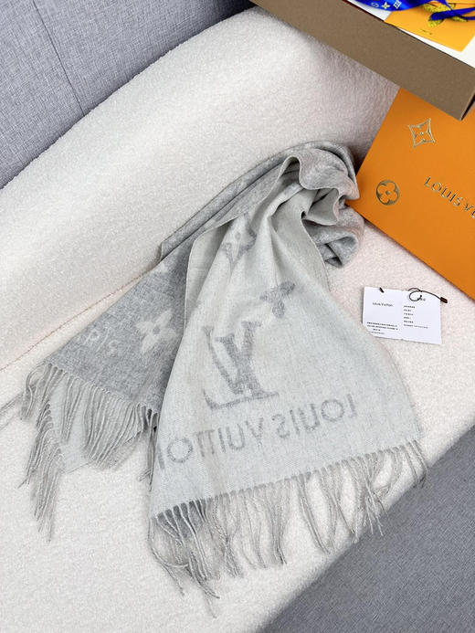 秋冬特惠💰240 LV围巾 霍思燕同款披肩围巾两用！ 商品图5
