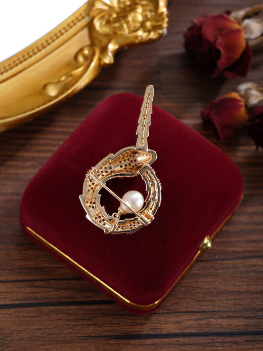 子佩集【宝珠灵蛇】珍珠惜王妃胸针【ZXXZ009】7.5mm珠镀金衔尾蛇2601 商品图5