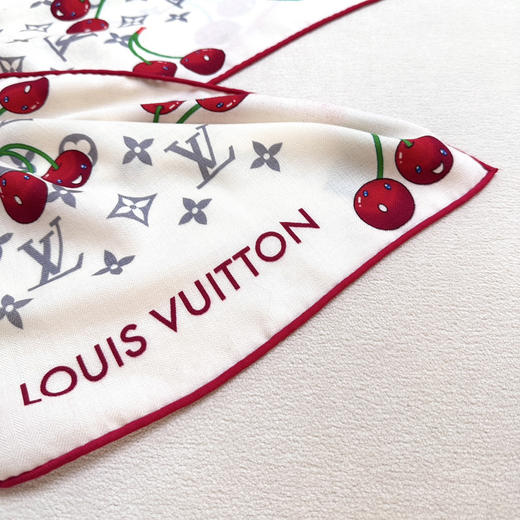 秋冬特惠💰450 LV围巾 LV X TM MONOGRAM
CERISE 丝毛方巾【双面丝毛同色】 商品图8