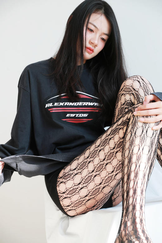 Oversize大魔王tee，胸口印花设计。纯棉锁边圆领长袖上衣E010868 商品图0