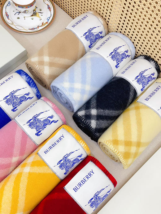 秋冬特惠💰300 巴宝莉围巾 低调的奢侈感 柔美精英高手级别的时髦感围巾 商品图2