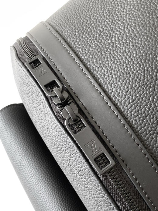 秋冬特惠💰1520 渠道级LV【全钢五金 MB163c01变码芯片】te级LV 全套包装 M57079黑 全新 Aerogram 大号双肩包 商品图5