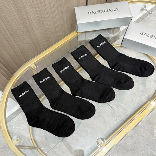 秋冬特惠💰160【一盒五双】巴黎世家袜子 高版本 ～好看到爆炸 袜子 双针烫印羊绒中筒袜 商品图6