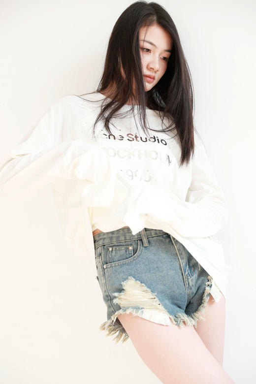 亮面闪钻tee，做旧字母长袖。正肩宽松设计情侣款圆领上衣E010866 商品图10