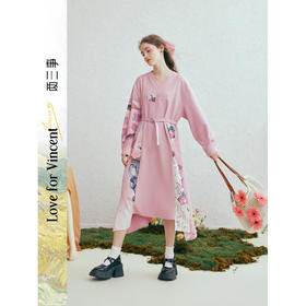 两三事梵高文艺杏雨梨花2026春新款温柔风印花拼接绣花系带连衣裙
