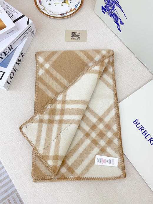 秋冬特惠💰300 巴宝莉围巾 低调的奢侈感 柔美精英高手级别的时髦感围巾 商品图4