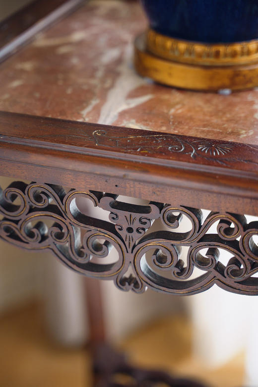 独角鹿西洋古董19世纪法国出品VIARDOT东方风格瑞兽造型铜鎏金精雕装饰吉祥回纹硬木镂雕嵌棋盘格大理石台面花几 商品图4