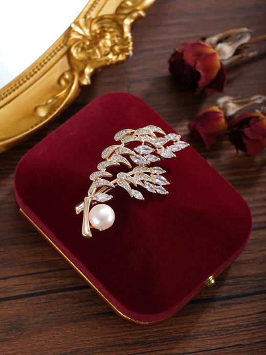 子佩集【嘉木摇瑞】珍珠惜王妃胸针【ZXXZ008】10.5mm珠镀金风树2601 商品图2