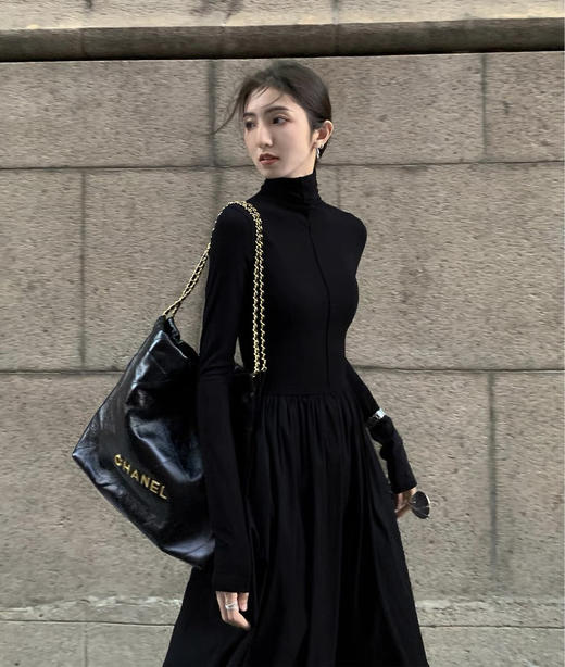 美洋同款王炸小黑裙慵懒神秘拉绒百搭气场连衣裙 商品图1