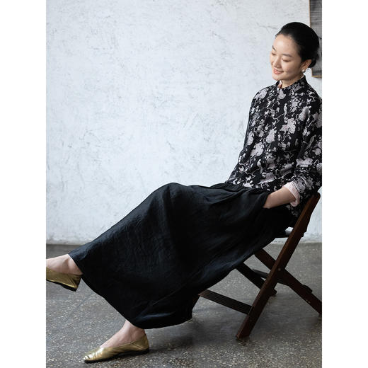 牧衣游原创 丝麻净色半身裙黑色通勤百搭显瘦垂感宽松A字裙 暮四 商品图1