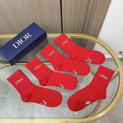 秋冬特惠💰140【一盒五双】迪家袜子 红红火火过年袜 专柜同款字母烫金中长款袜子！ 商品图2