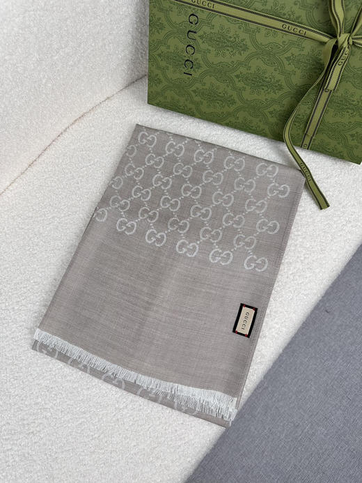 秋冬特惠💰350 古驰围巾 【四季双娇！GG双面中等薄款真丝羊毛围巾！！】 商品图0